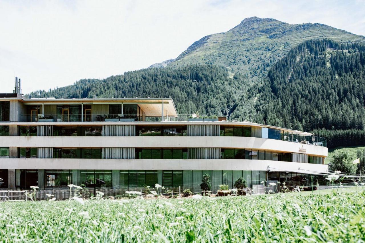 Hotel Arlmont 4 Stern Superior Sankt Anton am Arlberg Esterno foto